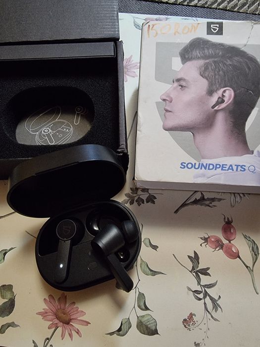 Vând casti wireless