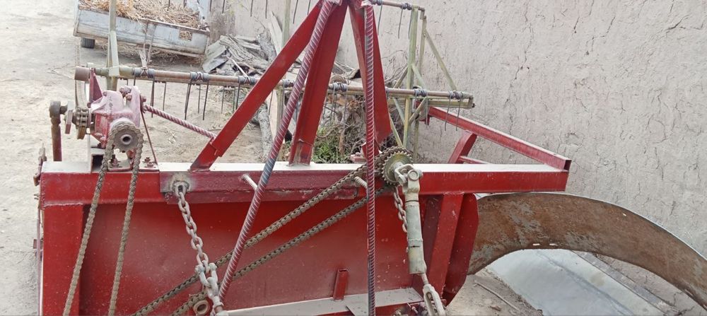 Traktor sotiladi holati yaxshi