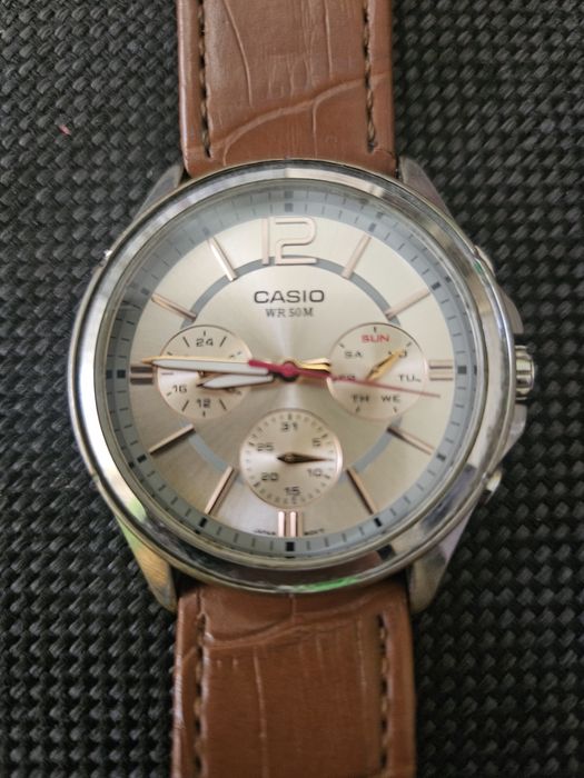 Часы кварцевые Casio