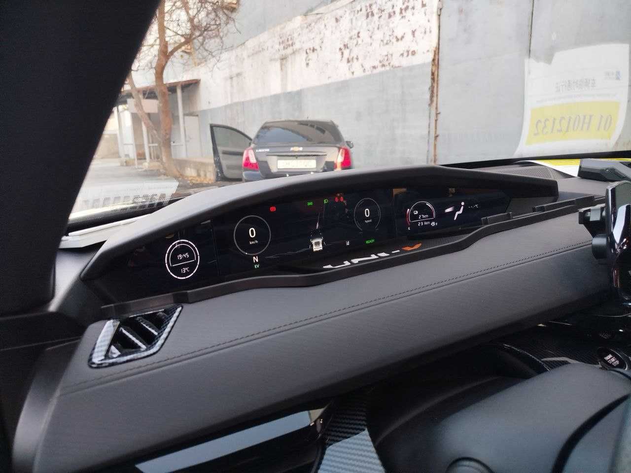 Срочно продаётся CHANGAN UNI-V гибрид