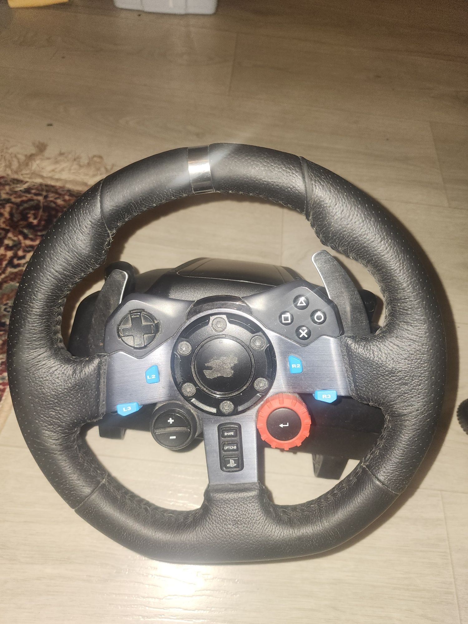 Волан Logitech G29 със скорости и педали