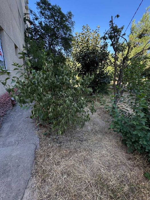 Продается квартира 2-х на Юнусабаде -18 под офис