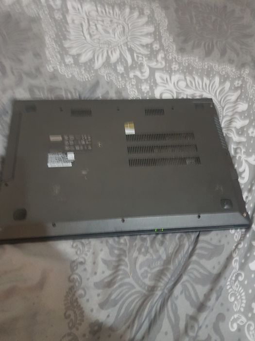 Laptop Lenovo v110 
Ideal pentru filme facebook office