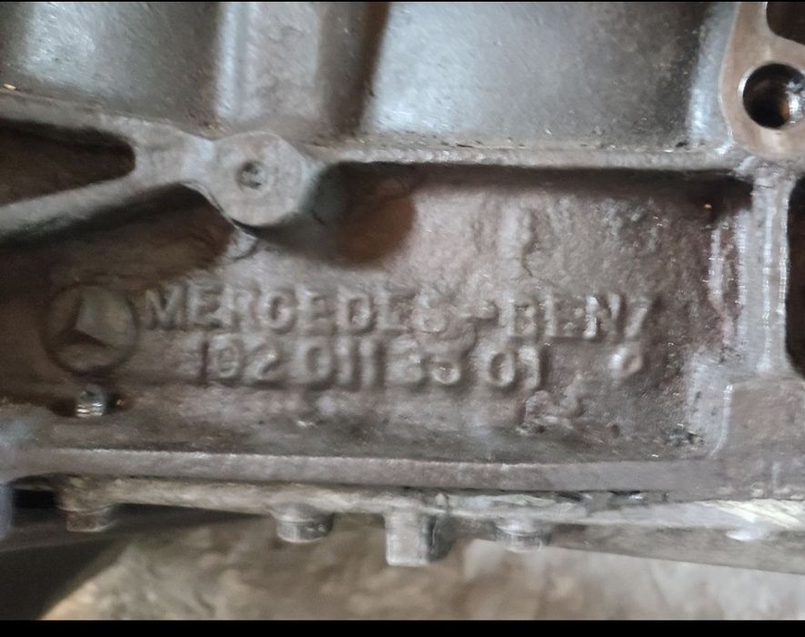 Срочно  Двигатель Мерседес Бенс  м 102.  В хорошем состоянии.. 2.3