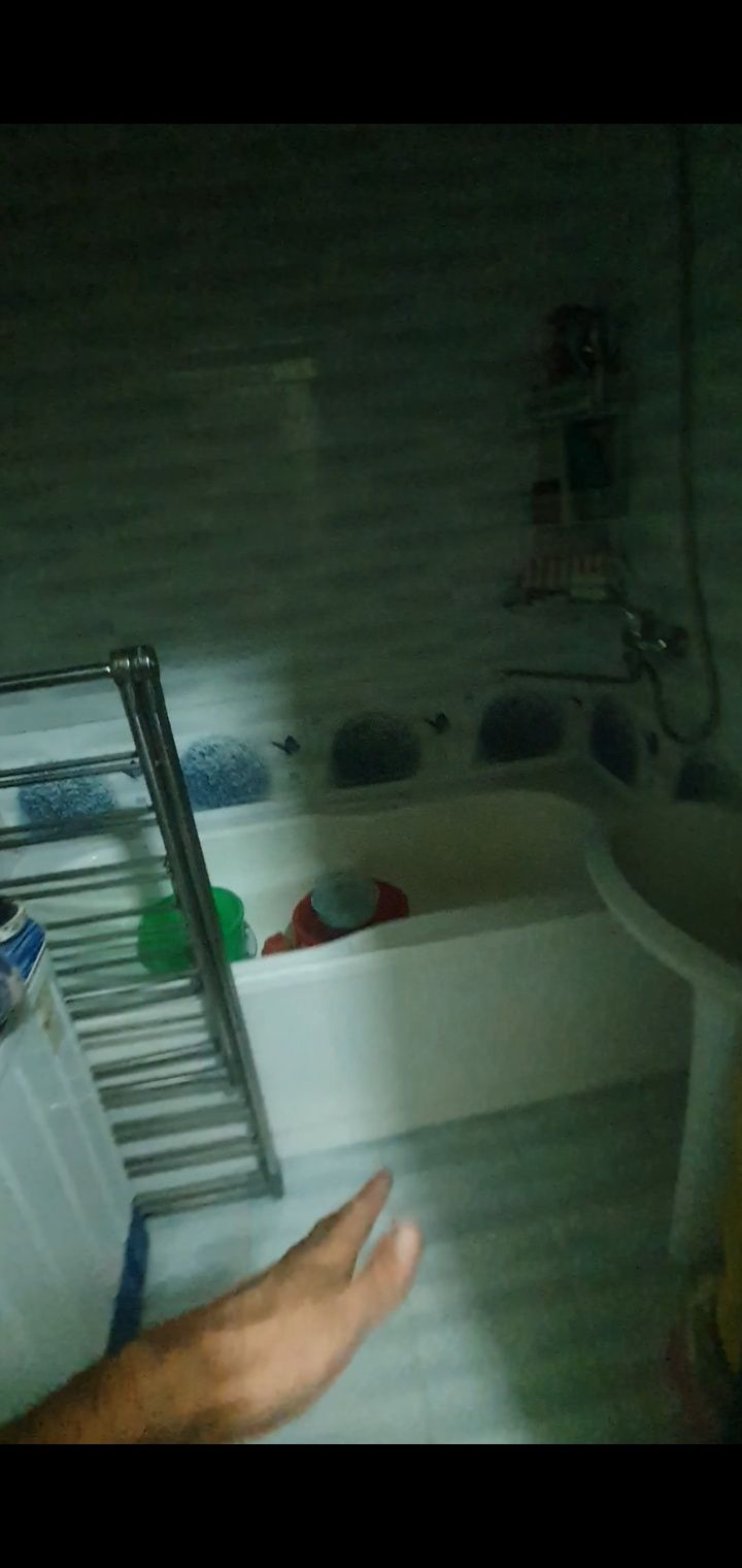 3/2 da 2 xonali 1 etaj srochno sotiladu