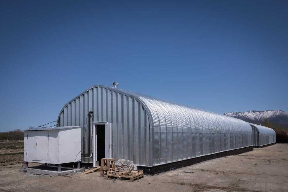 Бескаркасный сборный разборный арочный ангаров из металла