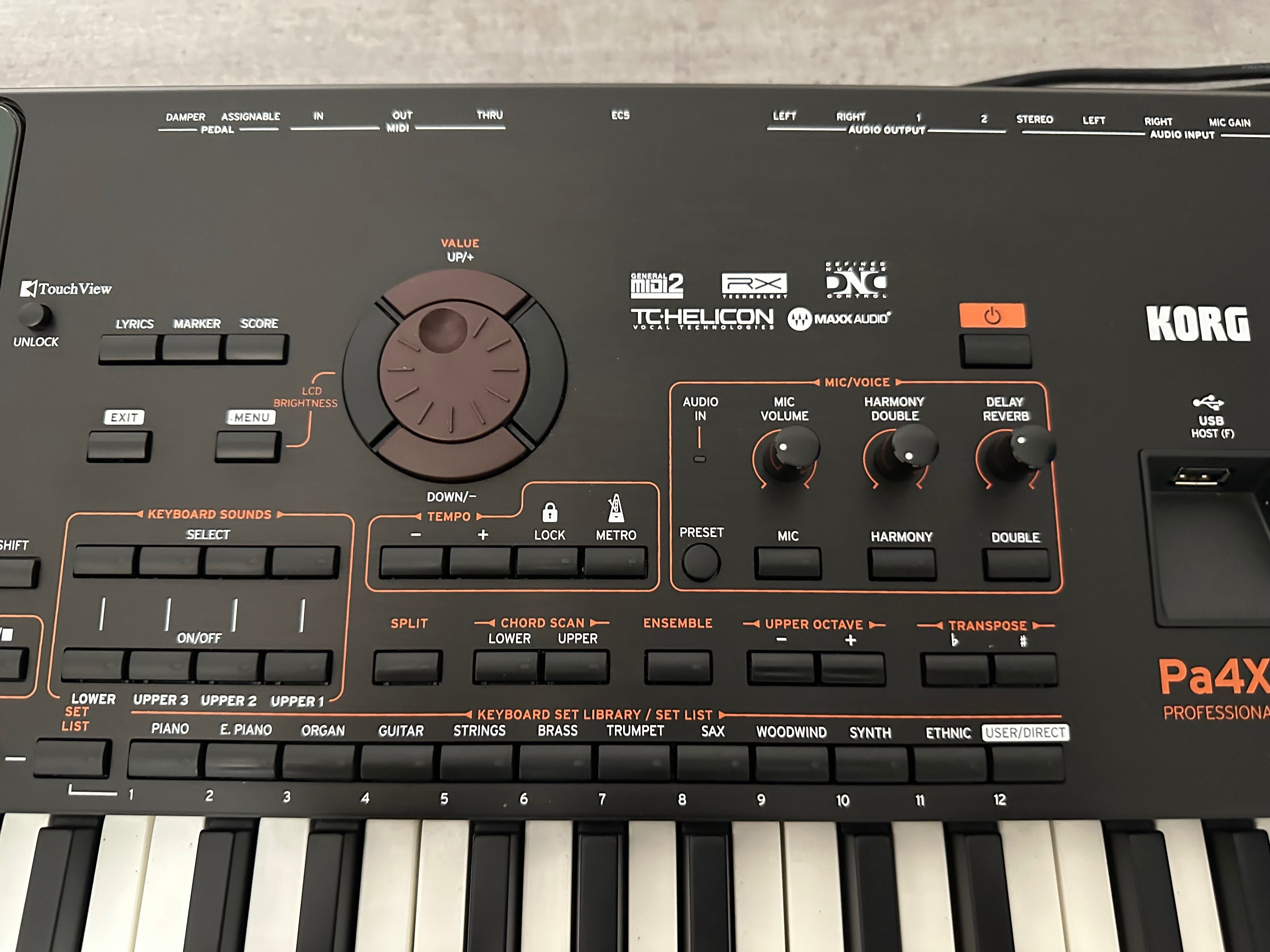 Korg pa4x International , 76 keys - impecabilă