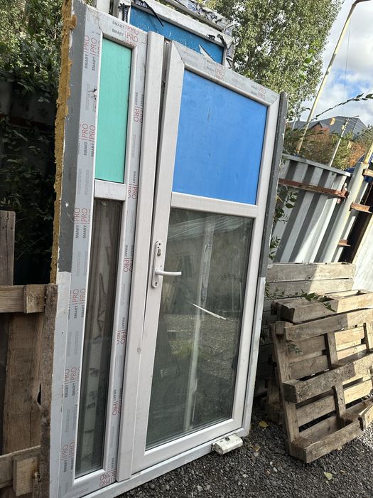Продам пластиковые окно, двери