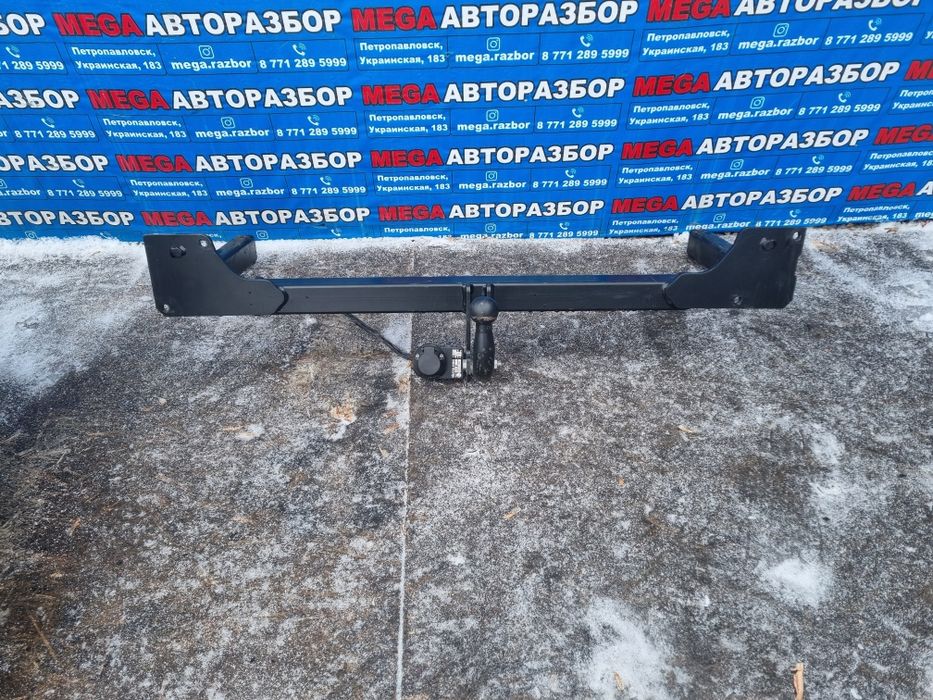 Фаркоп на Audi 100.