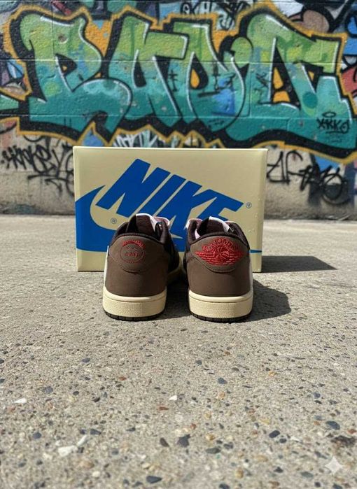 Adidasi Nike Jordan 1 Low Travis Scott - Marimi 36-45 - Produs Premium