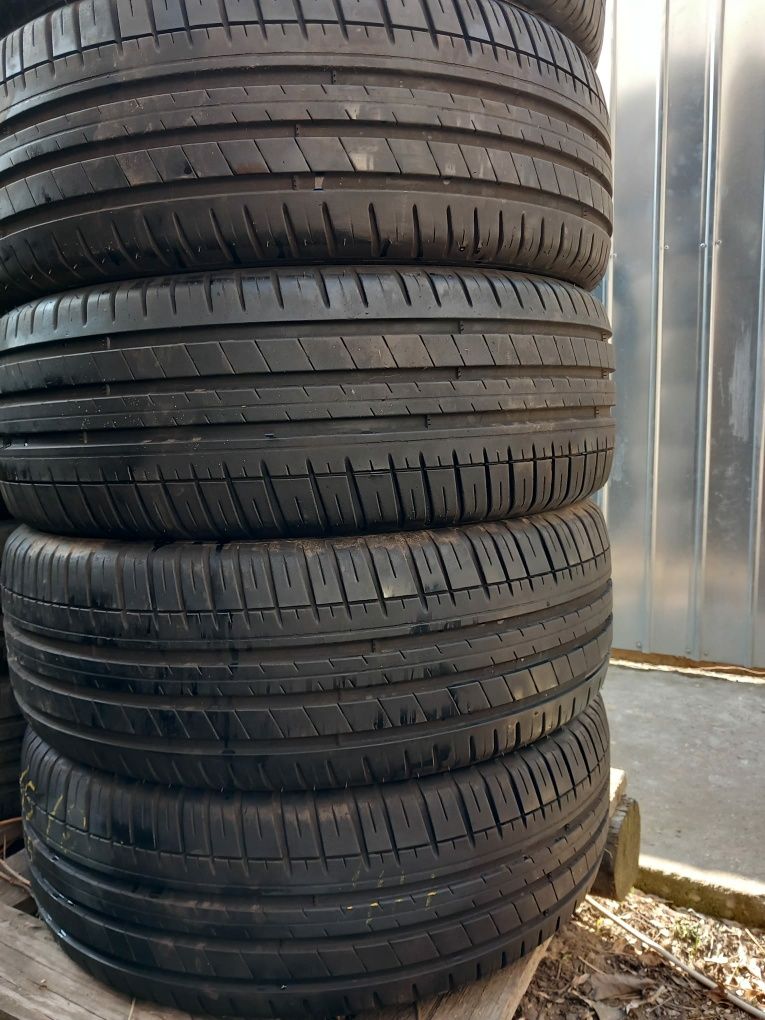 4 anvelope 215/45r18 vară marca Michelin preț 220 lei bucata