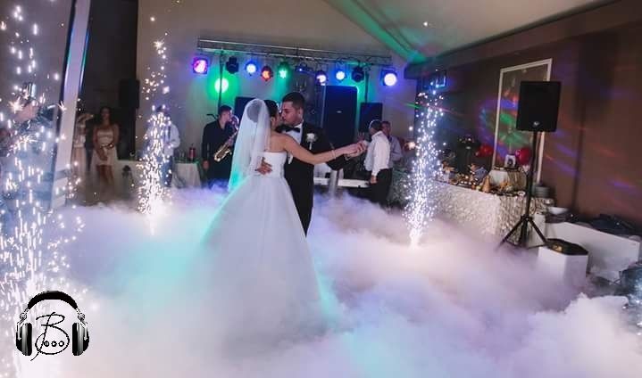 DJ, schela lumini, fum greu,gheata carbonica, nunta, majorat, botez