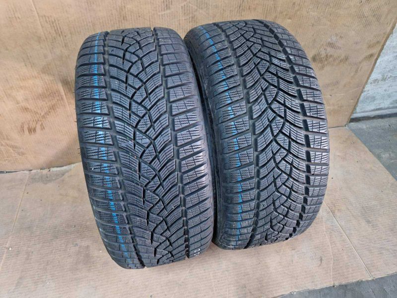 2 Goodyear R18 225/40
зимни гуми DOT2619