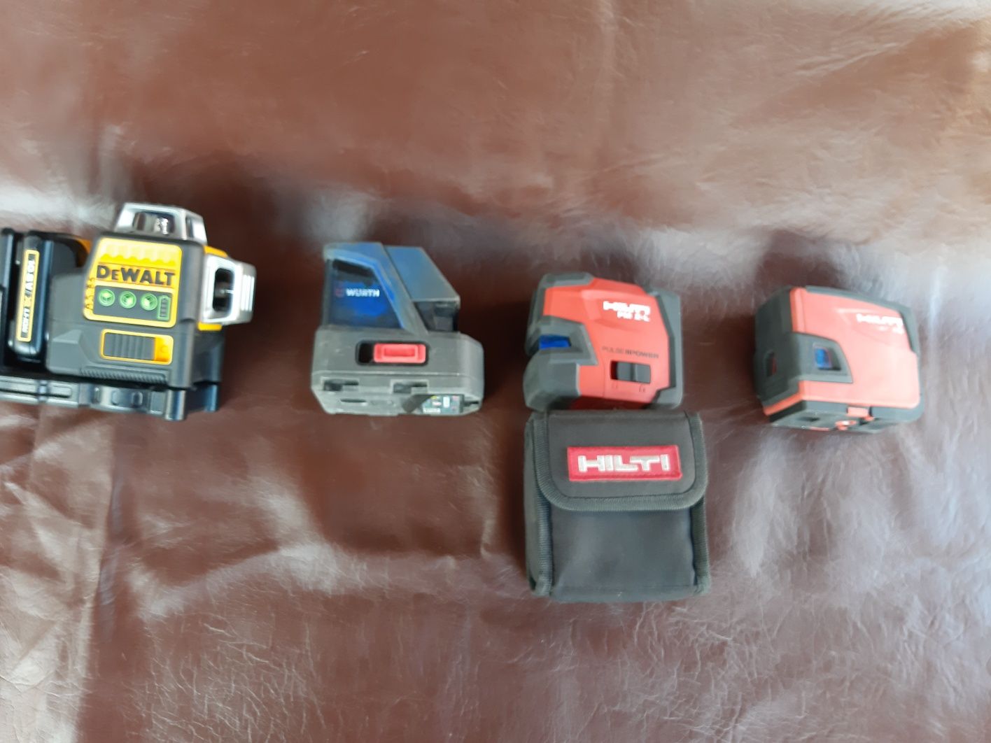 Hilti,Dewalt,Wurth nivela linii