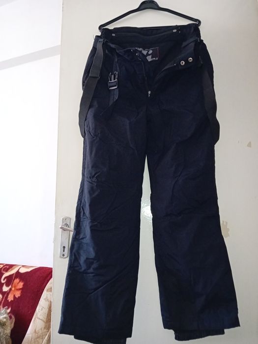 Vand 1 geaca schi si 1 perechi pantaloni schi