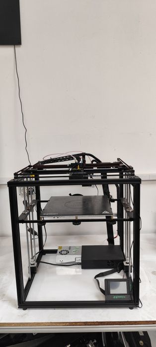 Vând imprimantă 3D