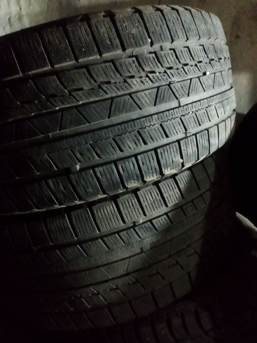 Шины липучка пара 235/45/18