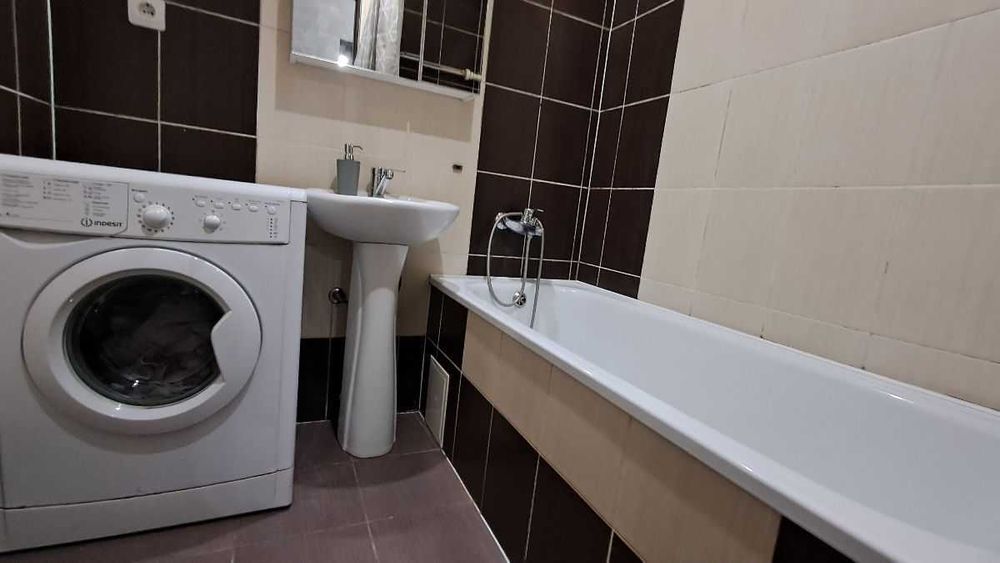 Дава се под наем Двустаен апартамент в София, Банишора - 70 кв.м за 348.84 € - Снимка #2