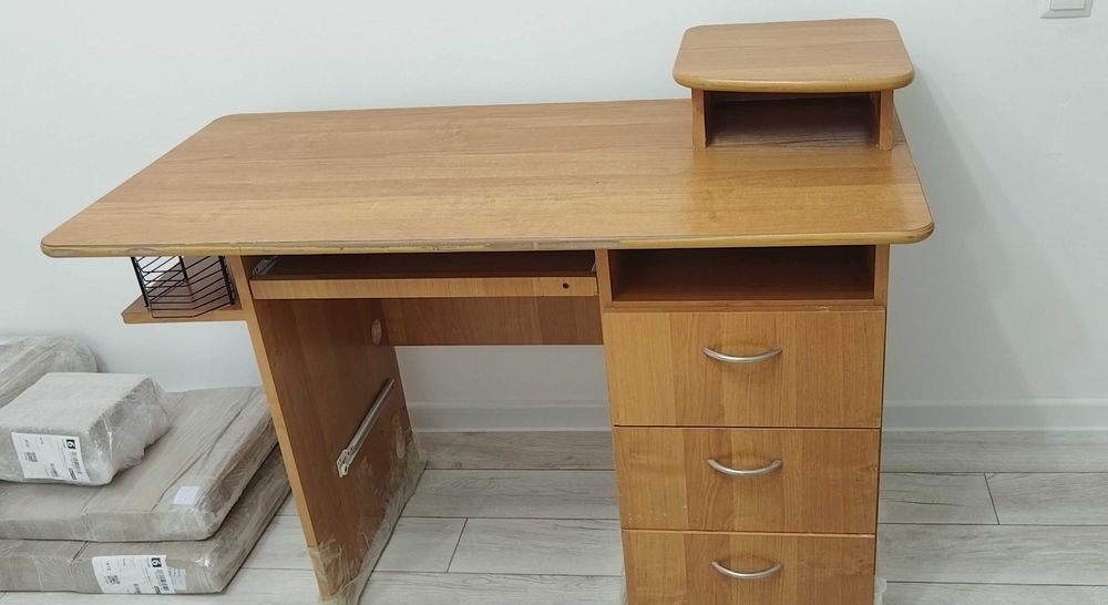 Стол компьютерный отдам