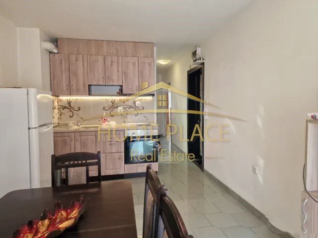 Дава се под наем Тристаен апартамент в Варна, Червен площад - 75 кв.м за 612 € - Снимка #1