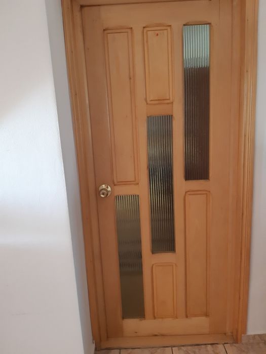 Vand usi de interior