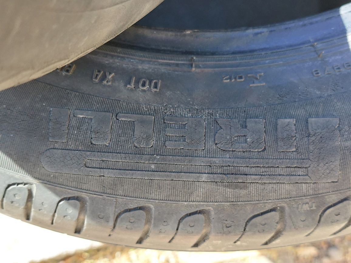 Vând 4 anvelope de vară Pirelli DOT 2014 205/55R16