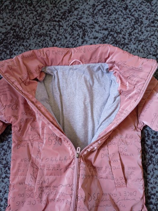 Куртка для девочки. НОВАЯ.