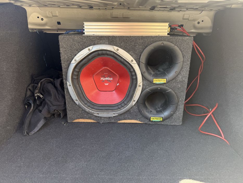 Subwoofer SonyXplod+amplificator Magnat