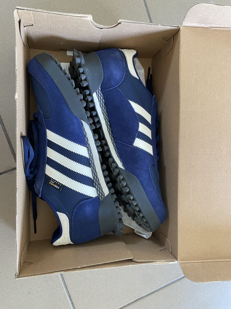 Маратонки Adidas