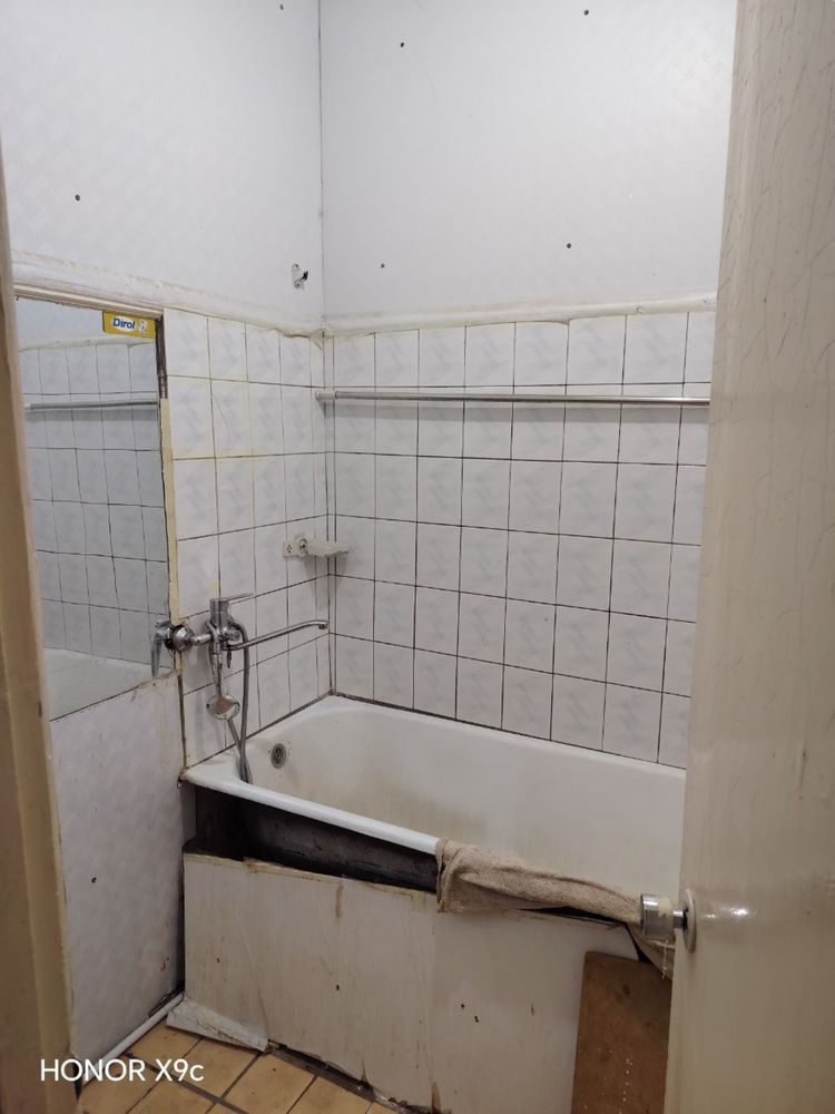 Аренда куйлюк 1.  2 ком 2 этаж 250$ пустой
