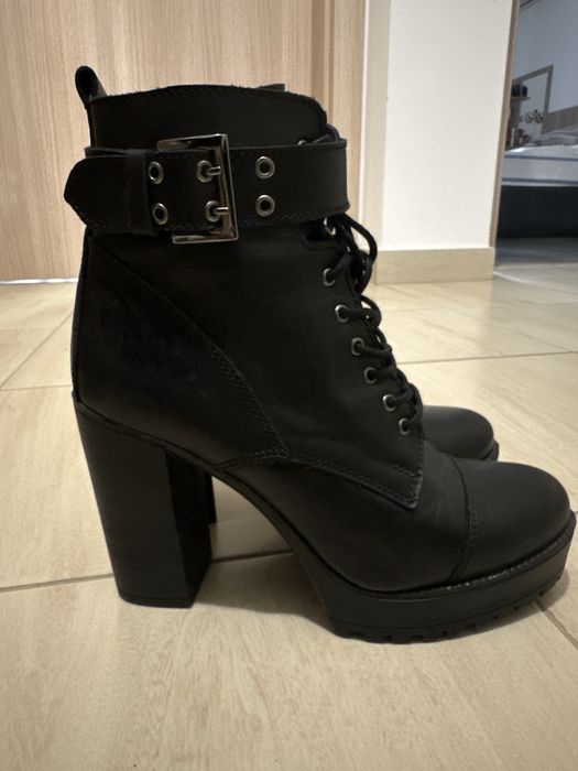 Дамски зимни боти