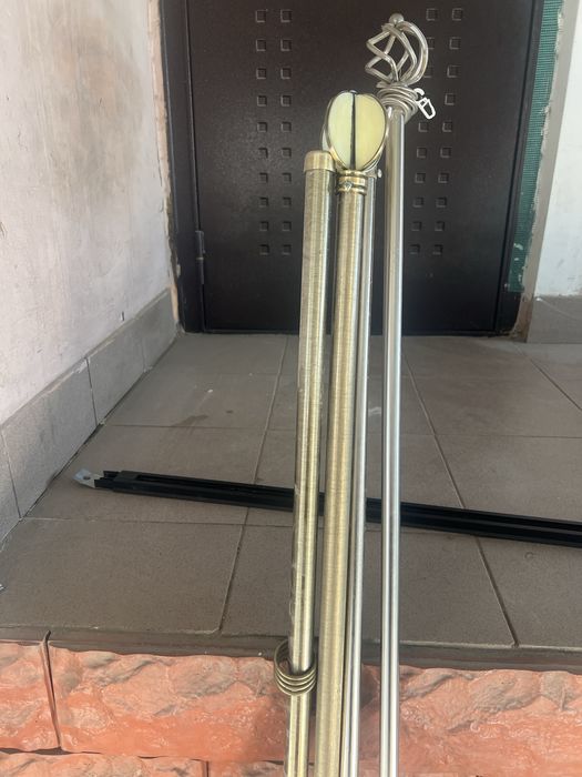 Карниз для штор настенный железный.