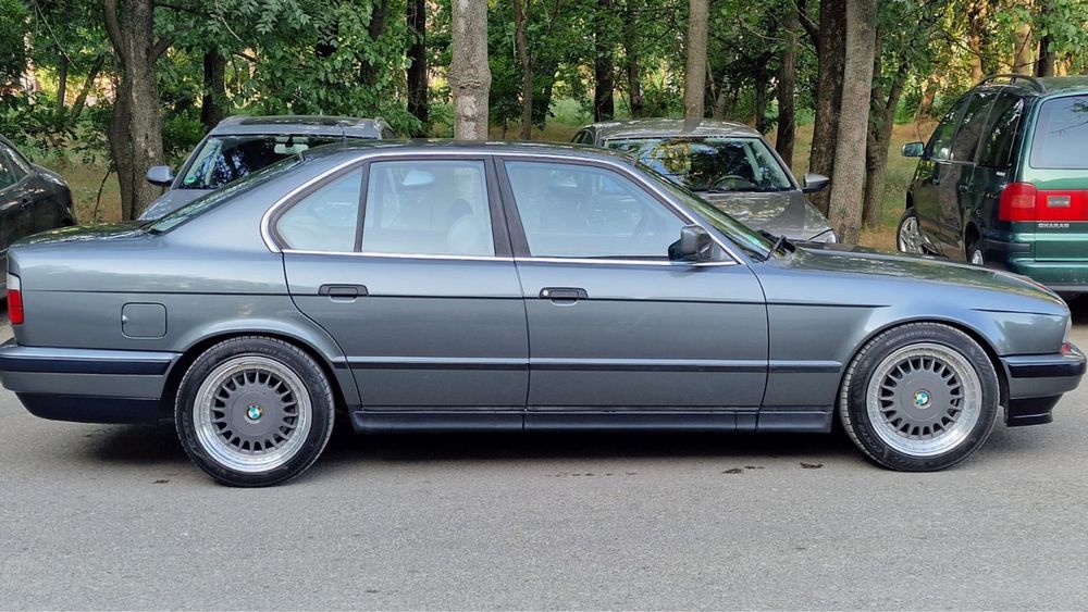BMW 5.25i E34 148000km Carte Service