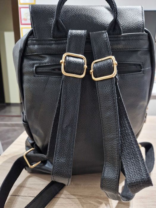 Продавам Дамска раница