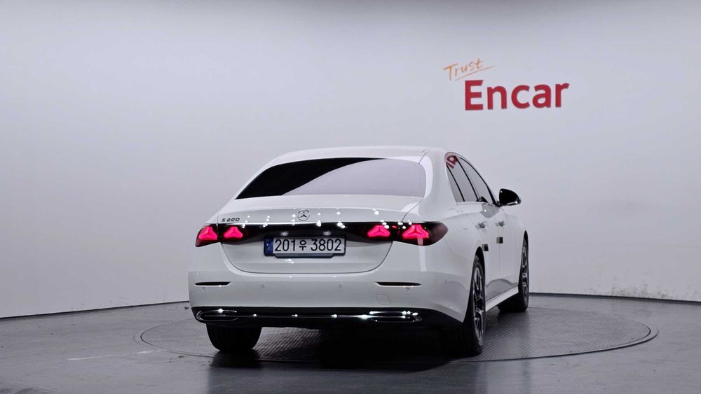 Mercede Benz E-Class E200 Avantgarde Limited Korean