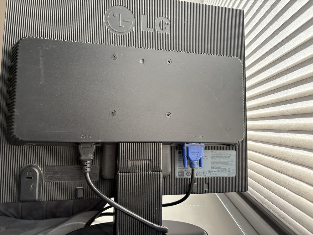 LG Flatron manitor