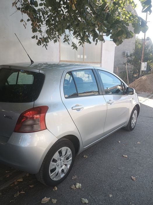 Тойота Ярис 2007