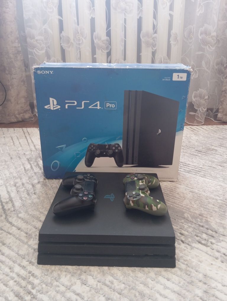 Ps 4 Pro на 1 tb с подпиской Ps plus extra ПРОДАМ СРОЧНО