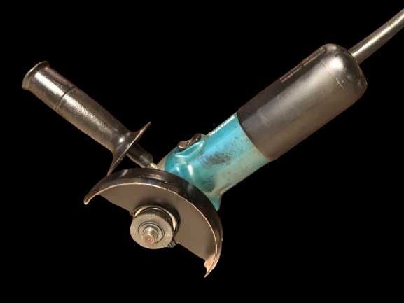 Цена - 60€. Ъглошлайф Makita - 9555HN JAPAN + Алуминиев куфар Makita