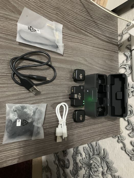 Dji Микрофон DJI Mic Mini(2TX + 1RX + Charging Case) черный
