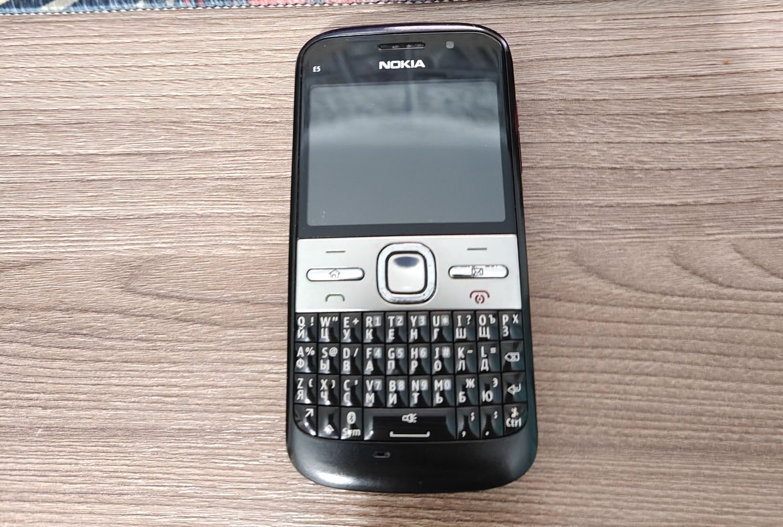 смартфон Nokia e5
