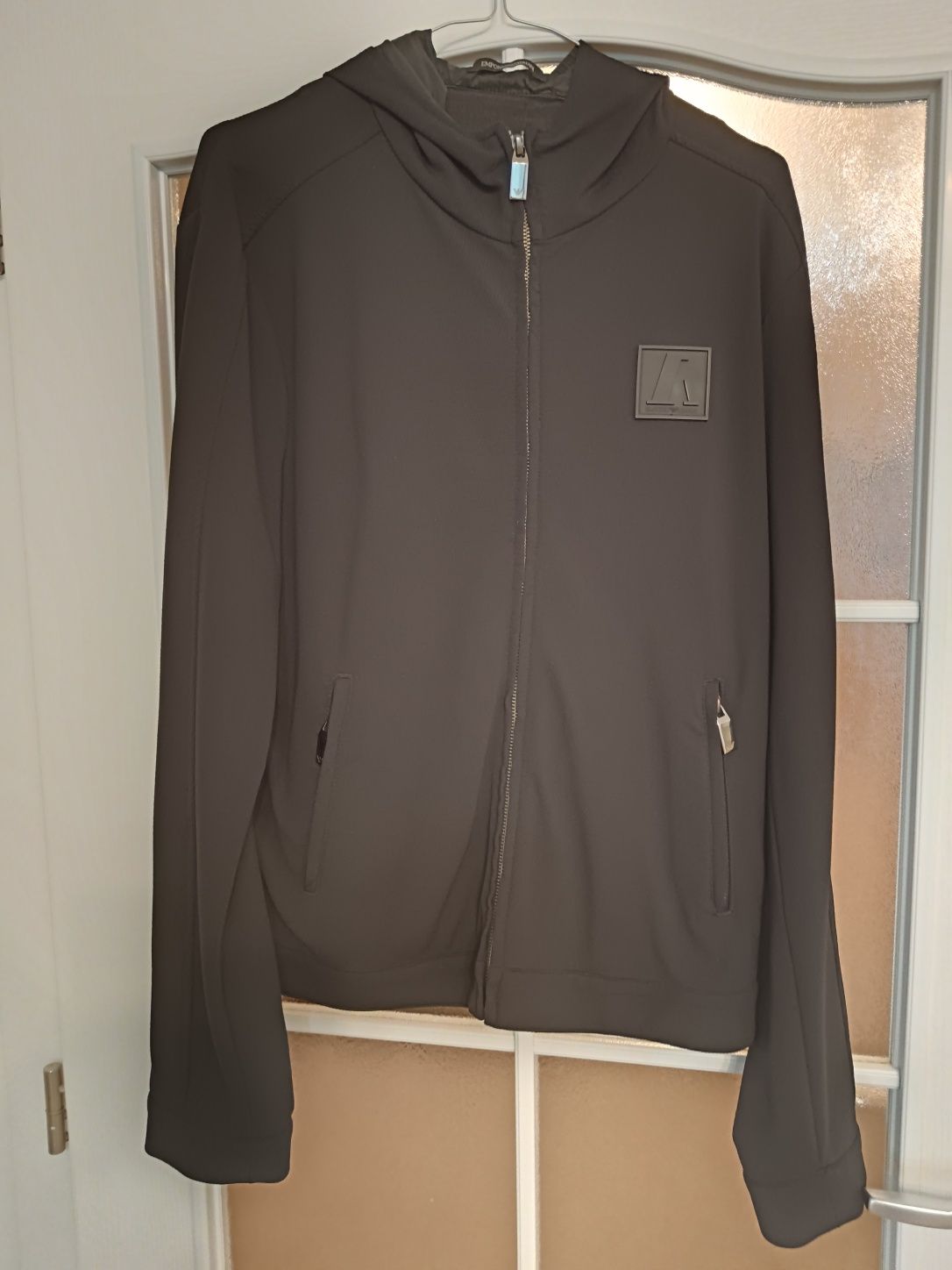 Emporio Armani суичър, яке
