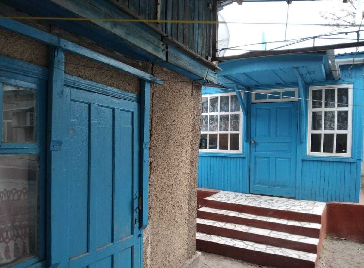 Продается дом в центре с. Толе Би около Акимата