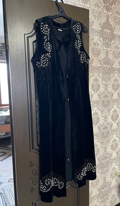 Длинный Велюровый Жилет (Кардиган) Черный со Стразами