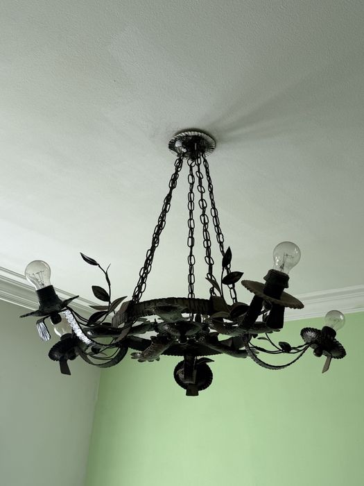 Полилей ковано желязо