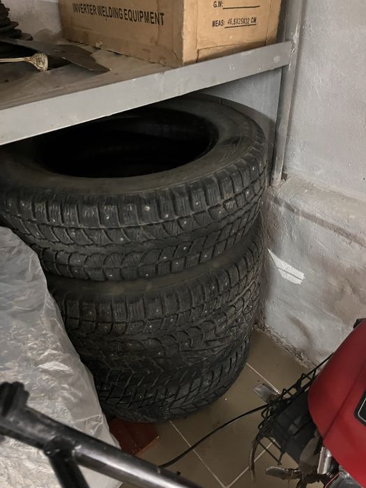 Продам резину зимную на 15
