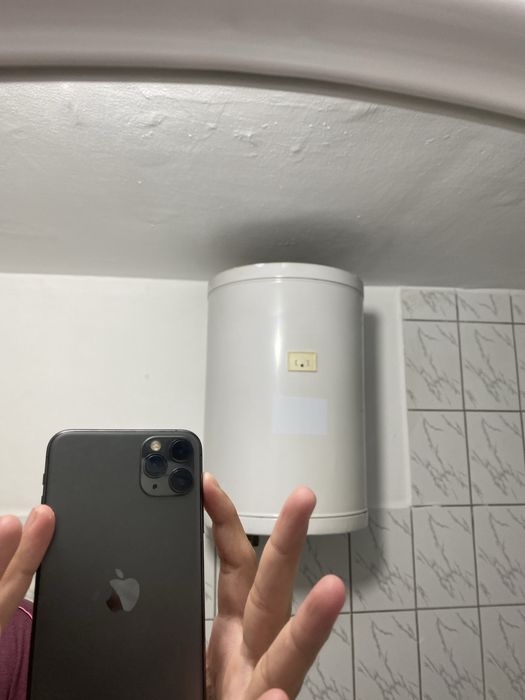 IPhone 11 pro max in stare foarte buna!