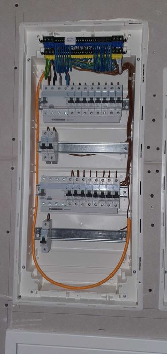 Electrician servicii instalații electrice Târgu Mureș și împrejurimi
