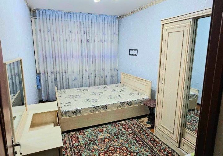 Kvartira qizlarga( bezmakler, bezxozyayka)