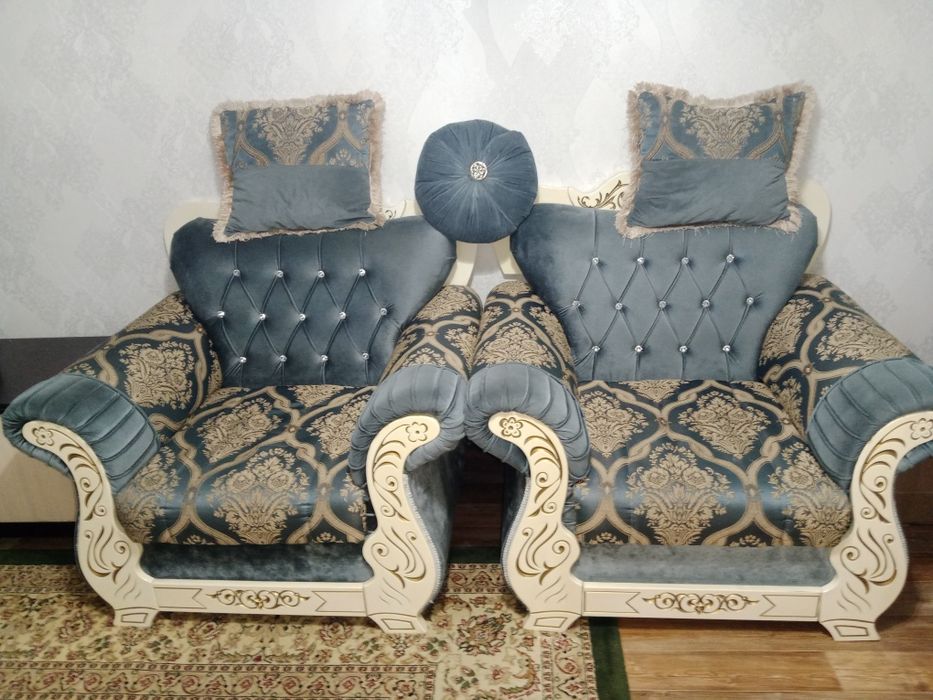 Продам диван с креслом